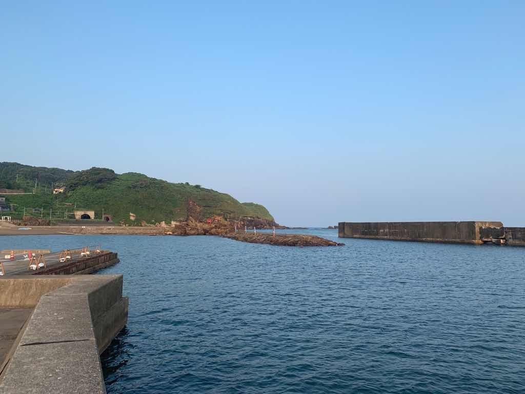 新潟県 笠島漁港 早朝の雰囲気
